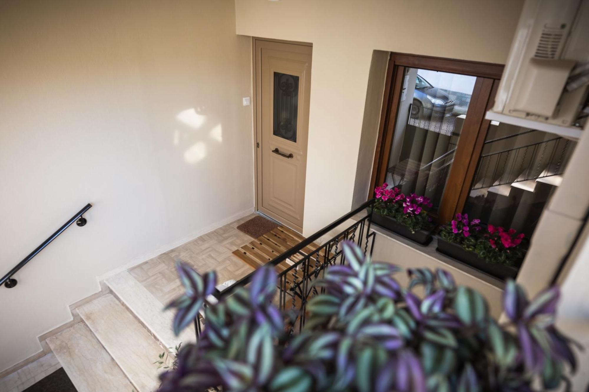 Sabai House Apartment Янина Екстериор снимка